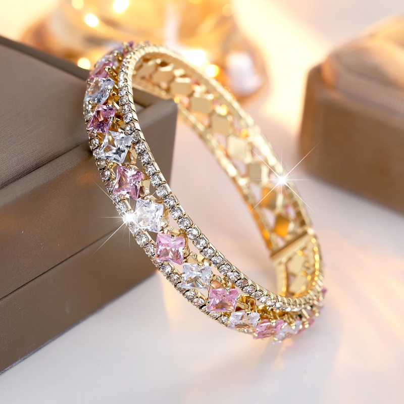 パーソナライズされた多用途ラウンドスクエアフルダイヤモンドブ - Women Accessories Pk のレビューと価格